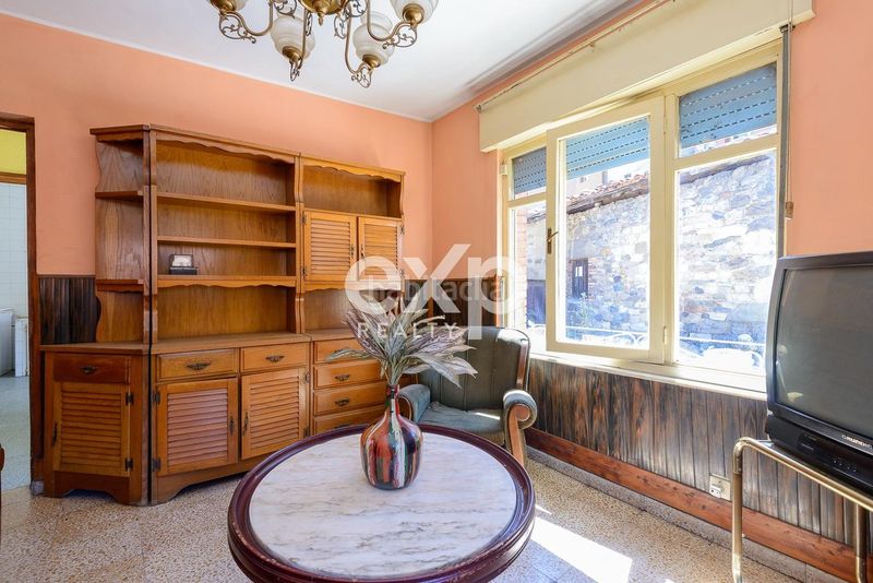 Foto c887d838-3af4-4f41-ba3e-848276c9bf09. Haus in lugar lugar vega ciego 26 in Lena