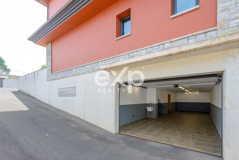 Foto 478376a7-03e2-4afd-91fd-79bcbcd2f8cb. Casa amb aparcament piscina a Leorio Gijón