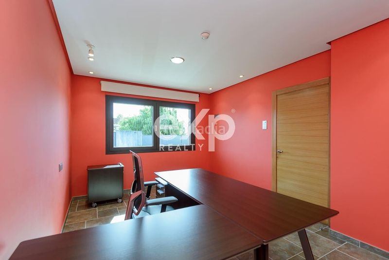 Foto 574c77aa-97e7-403d-b544-f9f463c57d00. Casa amb aparcament piscina a Leorio Gijón