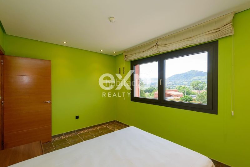Foto a158837c-cb23-4fa3-ae93-80d50809aafb. Casa amb aparcament piscina a Leorio Gijón