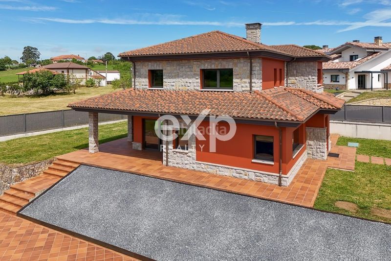 Foto b1f1f3a6-9d2c-4ad8-8133-fb852e615ba1. Casa amb aparcament piscina a Leorio Gijón