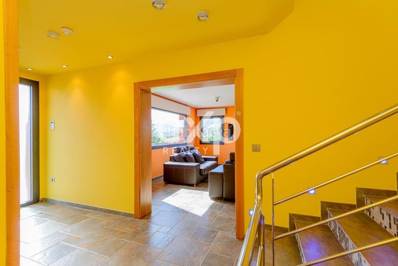 Foto c204b400-4ce1-41de-a6aa-a8812499b7cd. Casa amb aparcament piscina a Leorio Gijón