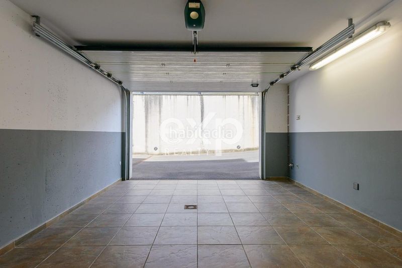 Foto c783dc4f-359b-4be6-8b86-c48e7b8b1e2f. Casa amb aparcament piscina a Leorio Gijón