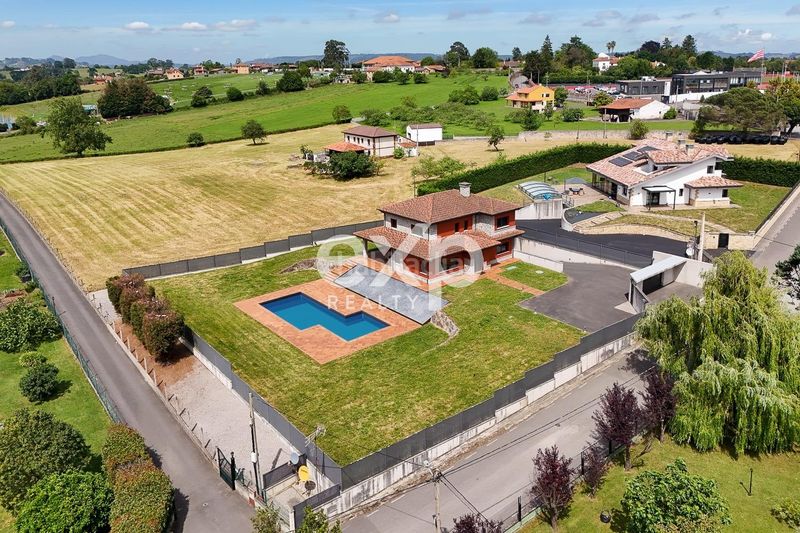 Foto e1a8de73-c4f2-4313-8532-b04252ad469b. Casa amb aparcament piscina a Leorio Gijón