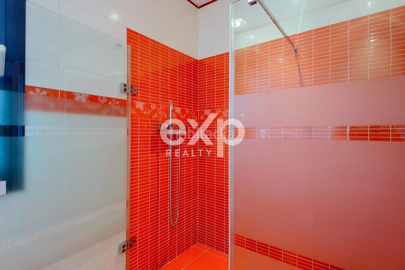 Foto e904be9b-61c0-41de-b579-c618c20e14f3. Casa amb aparcament piscina a Leorio Gijón