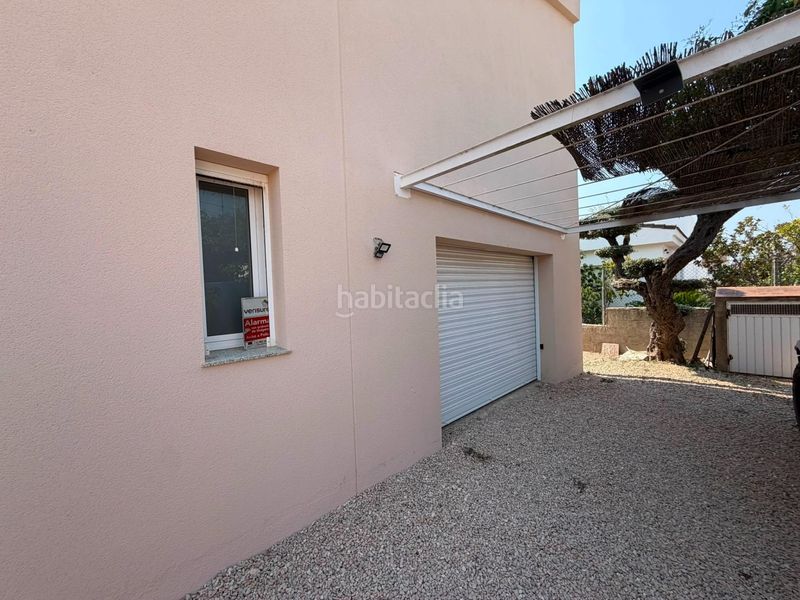 Foto 5cb90b0a-5498-4326-a671-716ef3b08b58. Xalet amb aparcament piscina a Ampolla (L´)