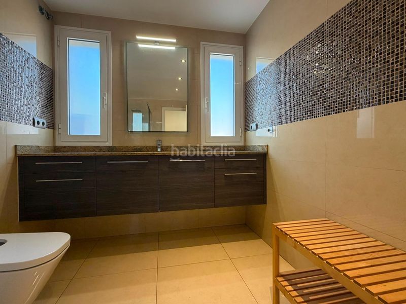 Foto b2228255-c4f0-460e-b7b5-b1d1f6684767. Xalet amb aparcament piscina a Ampolla (L´)