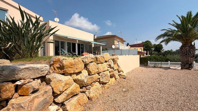 Foto fe6b9250-49b9-4cdb-9db7-75ee95d5ce80. Xalet amb aparcament piscina a Ampolla (L´)