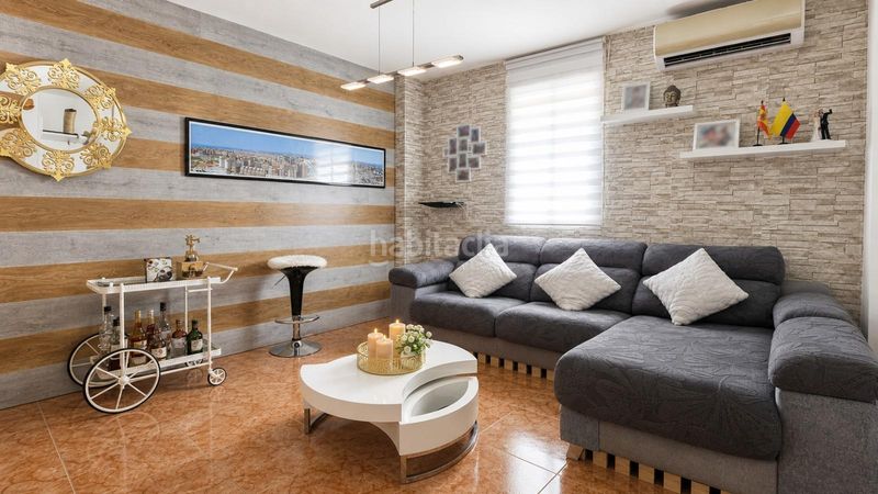 Foto f0f2d554-0edc-417b-9a5b-924149e9c256. Pis a Barrio de la Luz Xirivella