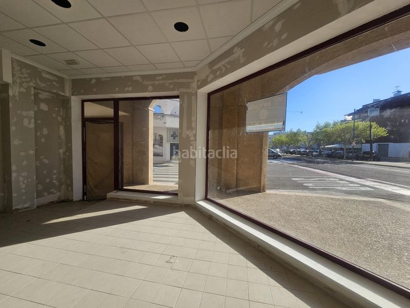 Foto de4515f5-9aa3-4fef-aa92-3d854b02b1db. Local comercial venta local esquinero en la rapita en La Ràpita
