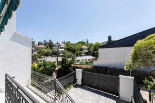Reihenhaus in Colonia. Amplio chalet adosado con gran potencial y a pocos minutos del c