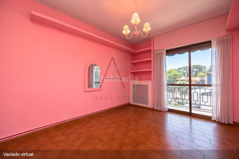 Foto 432c813e-3e8f-43d5-b127-3efe3f820606. Casa adossada amb calefacció aparcament a Colonia Torrelodones