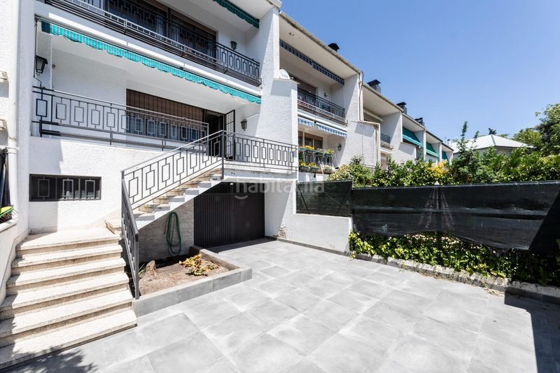 Foto 625c5a4a-594a-4001-8ef0-be520573563e. Casa adossada amb calefacció aparcament a Colonia Torrelodones
