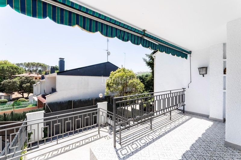 Foto 9908a952-e162-435e-94a8-f8df2dc6a888. Casa adossada amb calefacció aparcament a Colonia Torrelodones
