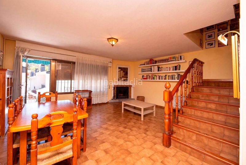 Foto aed56844-b668-4ba8-ae83-894bf565c6ec. Casa adossada amb calefacció aparcament a Colonia Torrelodones