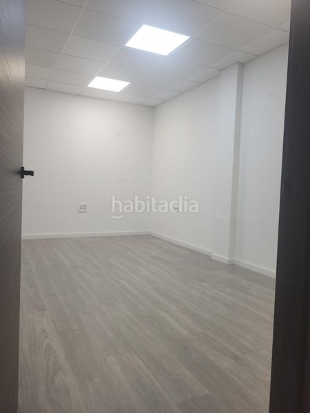 Foto 14f0123a-3c04-4aed-a29e-d226ee9a24a5. Alquiler local comercial bonito y amplio local en perfecto estado para comercio u oficinas en Alaquàs