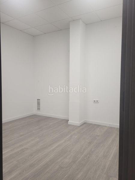 Foto 20ad6a2f-8aba-4fb5-b621-be72e6af9ffc. Alquiler local comercial bonito y amplio local en perfecto estado para comercio u oficinas en Alaquàs