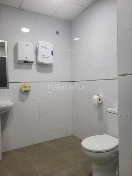 Foto 714256b9-f955-42af-9a60-9f08b4f71fee. Alquiler local comercial bonito y amplio local en perfecto estado para comercio u oficinas en Alaquàs