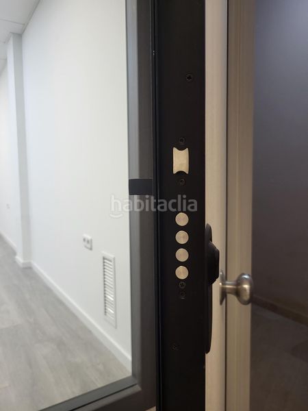Foto 7d8c2cf5-a494-4fb0-b644-5b7f904682ac. Alquiler local comercial bonito y amplio local en perfecto estado para comercio u oficinas en Alaquàs