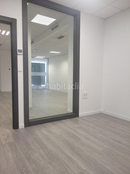 Foto 8f59dbea-48aa-4951-914c-fba5bb53c657. Alquiler local comercial bonito y amplio local en perfecto estado para comercio u oficinas en Alaquàs