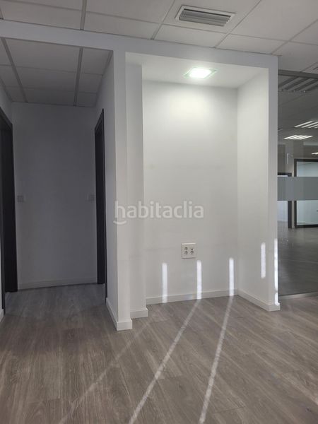 Foto b968347c-2f5b-4b69-aaa5-3f8668e16c77. Alquiler local comercial bonito y amplio local en perfecto estado para comercio u oficinas en Alaquàs