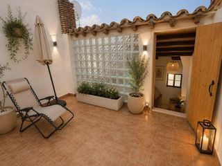 Casa  Murada. Casa con encanto para reformar en el centro de tortosa