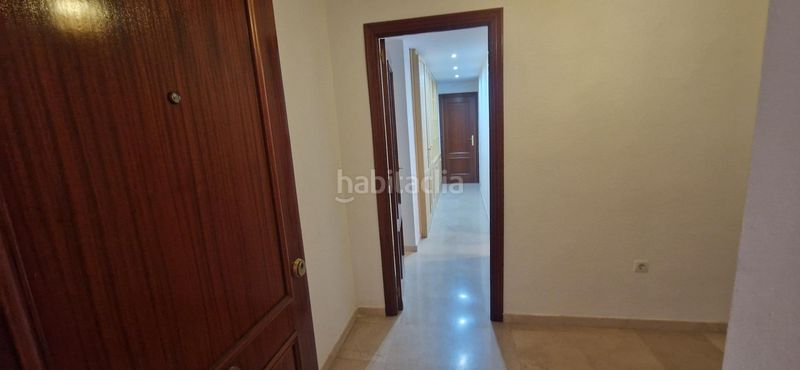 Foto 128f534b-75a2-4486-bd20-dd19ad4c235e. Alquiler piso luminoso piso con garaje y placas solares junto a la estación santa justa en Sevilla
