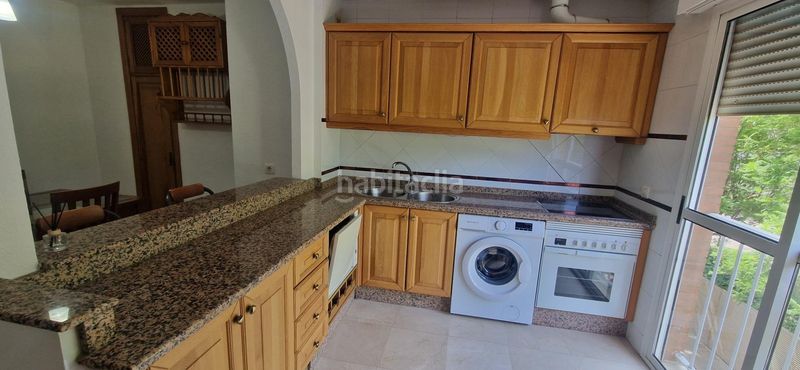 Foto 283dff97-5ac3-41f4-b6fe-530f90d44eec. Alquiler piso luminoso piso con garaje y placas solares junto a la estación santa justa en Sevilla