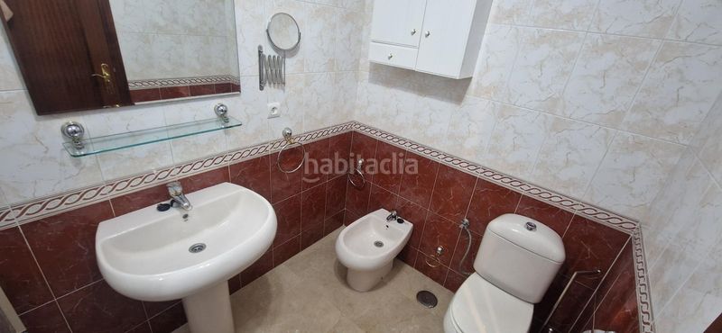 Foto 7aba673b-7ef1-4c49-a16e-1a5739025637. Alquiler piso luminoso piso con garaje y placas solares junto a la estación santa justa en Sevilla