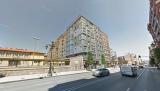 Aparcament cotxe a Calle del general elorza 64. Plaza de garaje en venta en oviedo  excelente ubicación