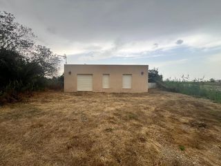 Landgut in Polígono 42 paraje 139 cementiri 39. Finca  con casa  en el centro del delta de lebre