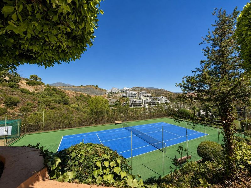 Foto 771134ed-3db6-40f5-95bf-75cb256de1b0. Apartament amb calefacció aparcament piscina a Los Naranjos Marbella