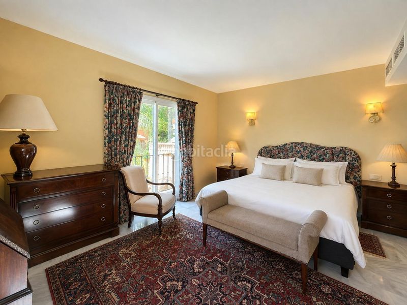 Foto e4115767-62a0-4383-94f5-09fb9595d418. Apartament amb calefacció aparcament piscina a Los Naranjos Marbella
