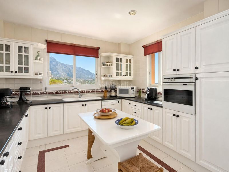 Foto e44cf077-c756-417d-abe9-6a8fb6bfd03d. Apartament amb calefacció aparcament piscina a Los Naranjos Marbella