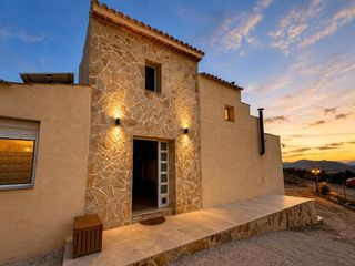 Xalet  Partida boriza. Casa rural reformada con piscina privada, energía solar y más de