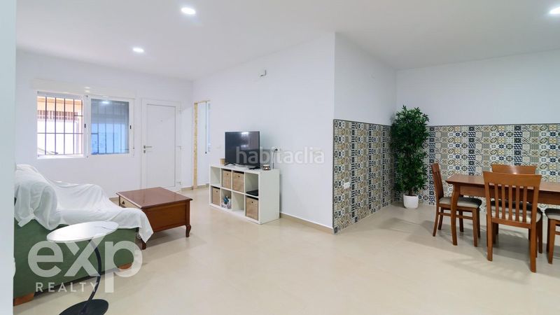 Foto 8599d2a4-ff97-46a4-bb7a-c41b5003e4c5. Casa amb aparcament a Algemesí