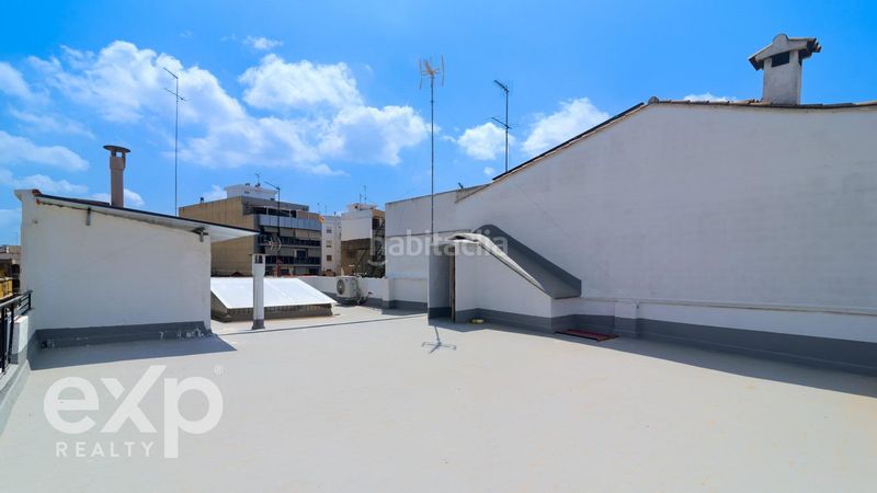 Foto a7049ab5-9357-473b-b22a-72135d2bdd50. Casa amb aparcament a Algemesí