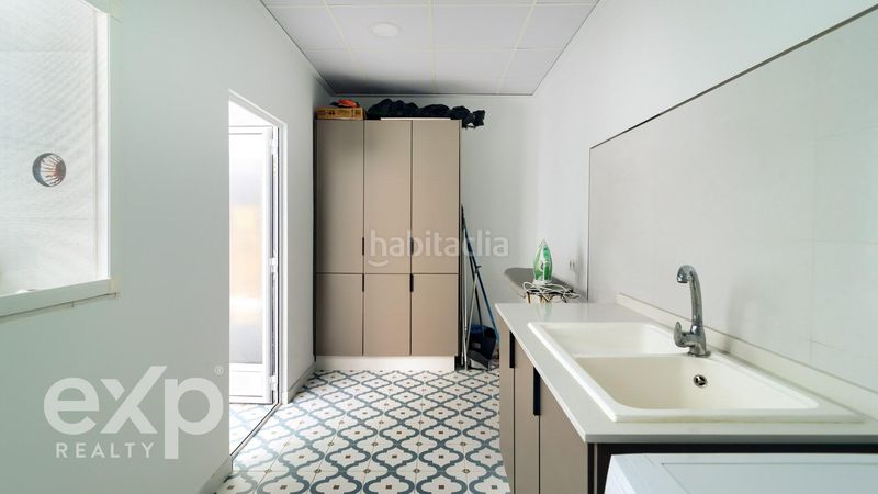 Foto b676725d-90b8-47c6-bc7d-8f4e0a63f03a. Casa amb aparcament a Algemesí