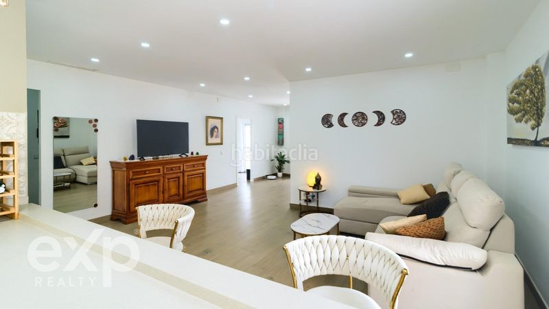 Foto cffb5872-b8b9-472a-bd72-cf0e40b33376. Casa amb aparcament a Algemesí