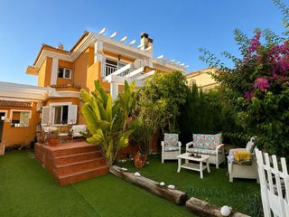Doppelhaus  Calle monte de sta pola 10. Adosado con amplio jardín en monte faro, gran alacant, con excel