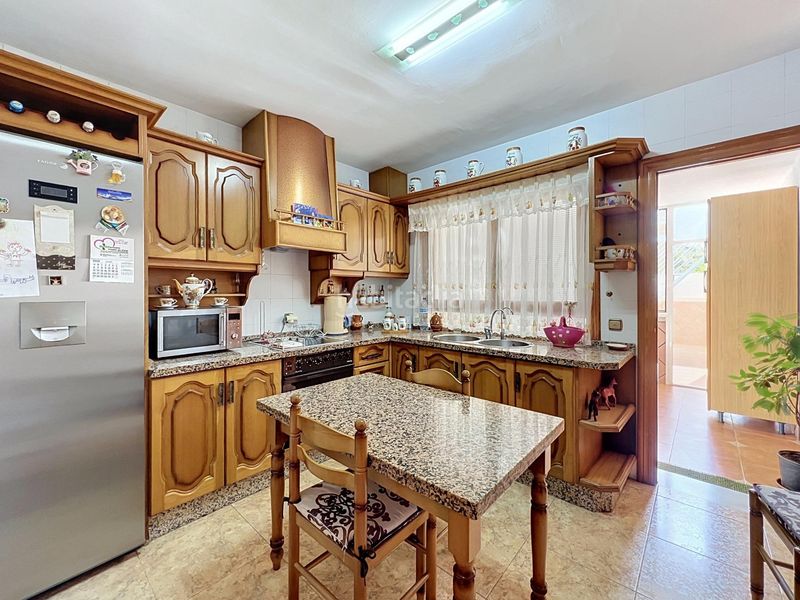 Foto b5091307-24eb-4037-bf09-e4e36b5f13d6. Casa adossada amb aparcament a puebla de Vícar Vícar