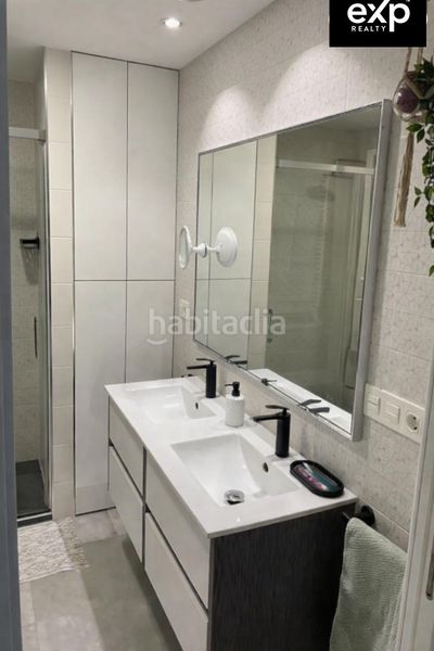 Foto daa9bcb6-d584-45a0-ac91-3a2f0982e6a5. Pis amb calefacció aparcament terrassa a A Parda Pontevedra
