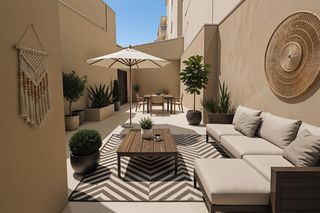 Appartement  Calle de sant isidor. Exclusivo bajo con gran patio privado y garaje independiente en