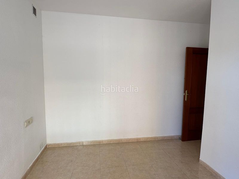 Foto dd546453-5df1-46d1-97da-6e59f8dd7067. Pis amb aparcament a Ogíjares