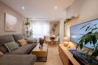 Pis a Postigo bajo 40. Vivienda con encanto en el centro de oviedo  luminosa y funciona