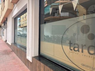 Lloguer Local Comercial  Calle calle granada. Magnífica oportunidad de traspaso en el corazón de rincón de la