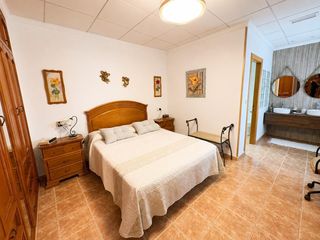 Casa adosada  Calle francisco ortuño. Vivienda adosada de planta alta reformada con amplia terraza y s
