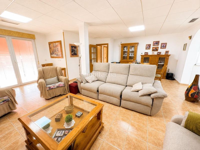 Foto 5b1e6c94-8758-4809-9953-e86a08c33674. Casa adossada amb calefacció aparcament a Benejúzar