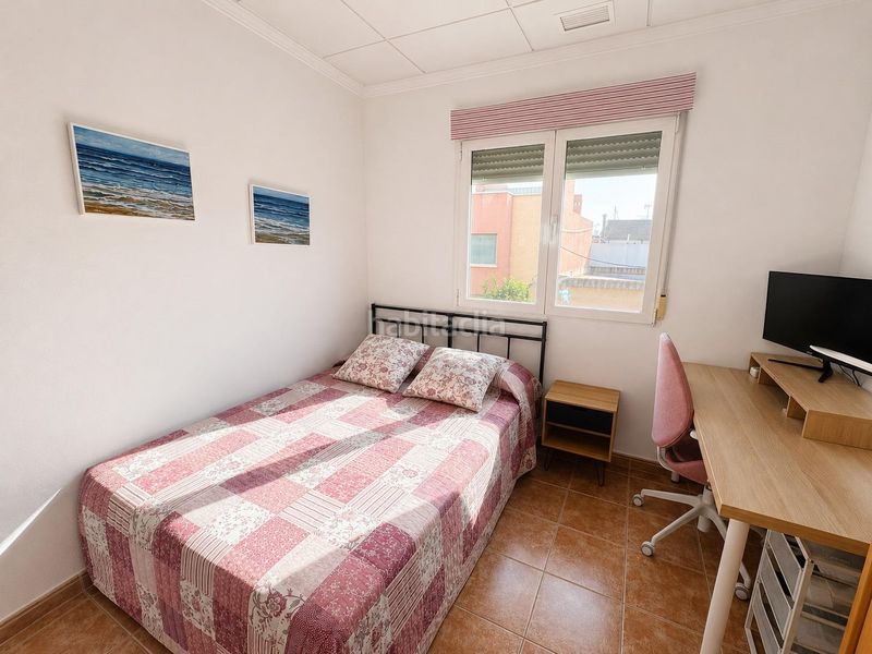 Foto 8a718f5f-5382-4f05-b371-77644694ec0a. Casa adossada amb calefacció aparcament a Benejúzar