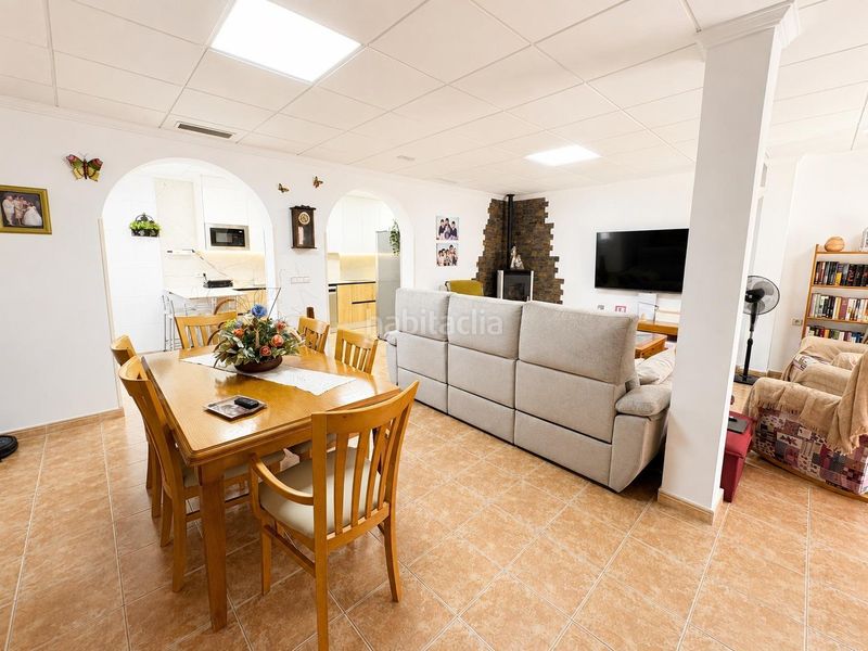 Foto a168f234-c0e6-46a0-b4bc-b086d6125414. Casa adossada amb calefacció aparcament a Benejúzar